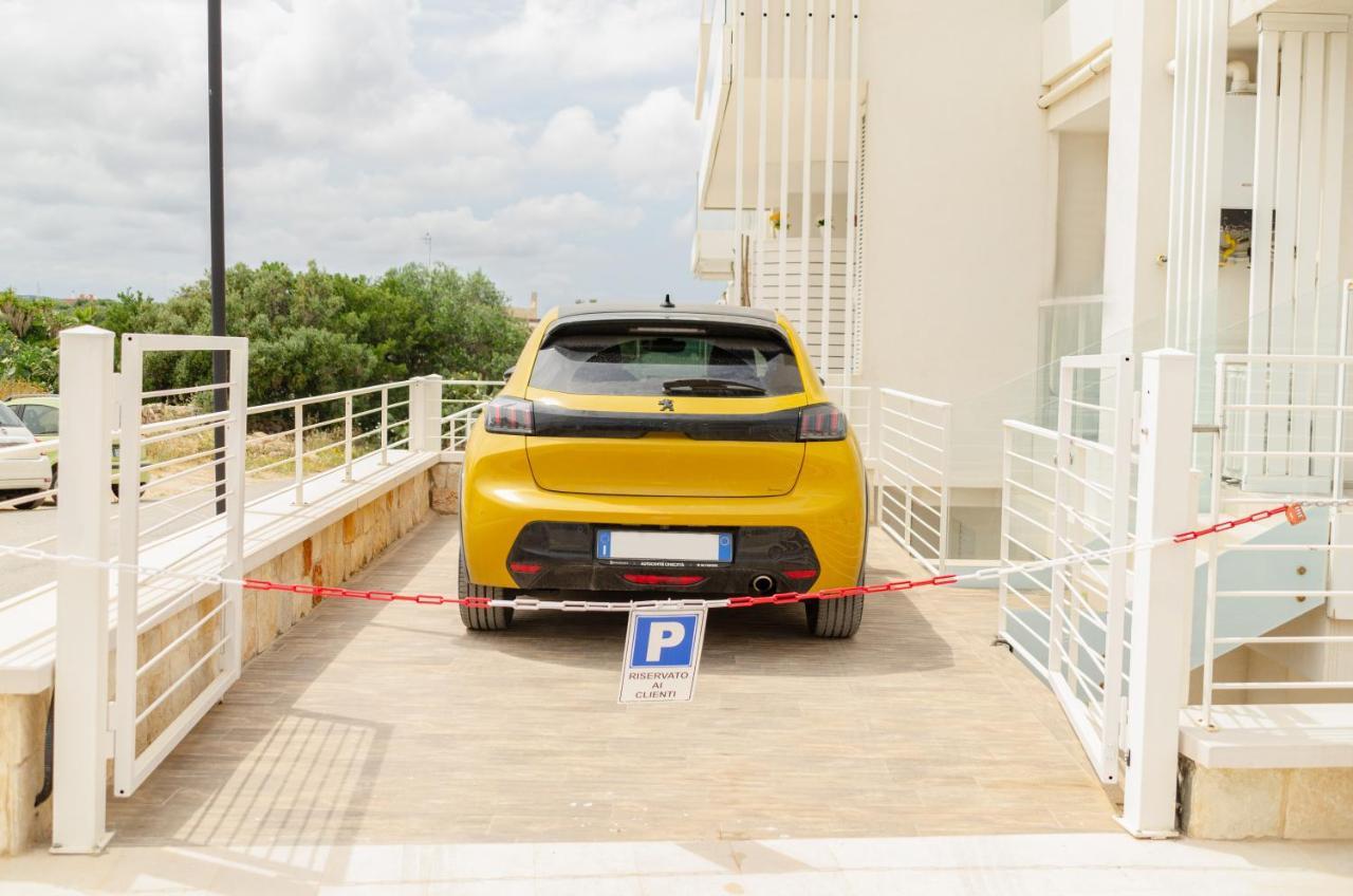 ポリニャーノ・ア・マーレApulialux Seaview Prestige Apt / Jacuzzi + Parkingアパートメント エクステリア 写真