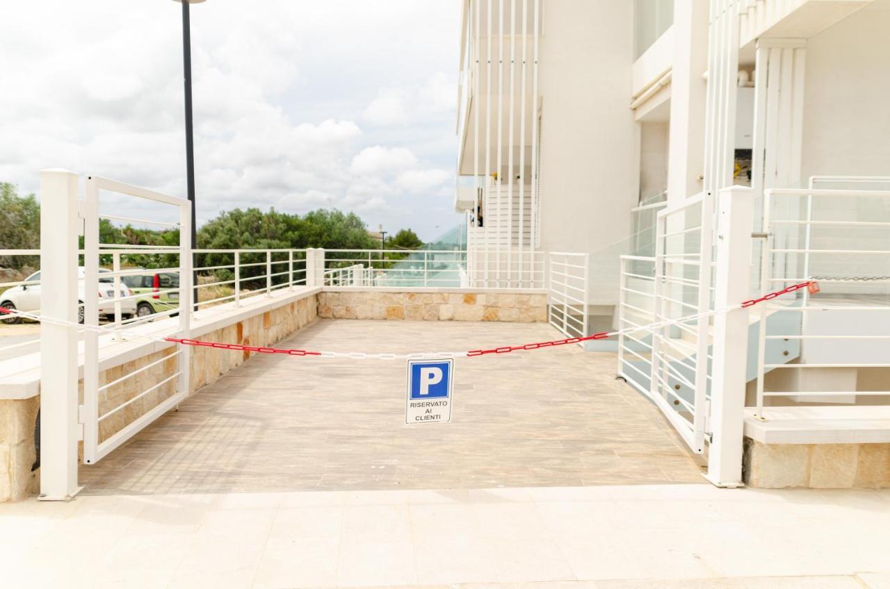 ポリニャーノ・ア・マーレApulialux Seaview Prestige Apt / Jacuzzi + Parkingアパートメント エクステリア 写真