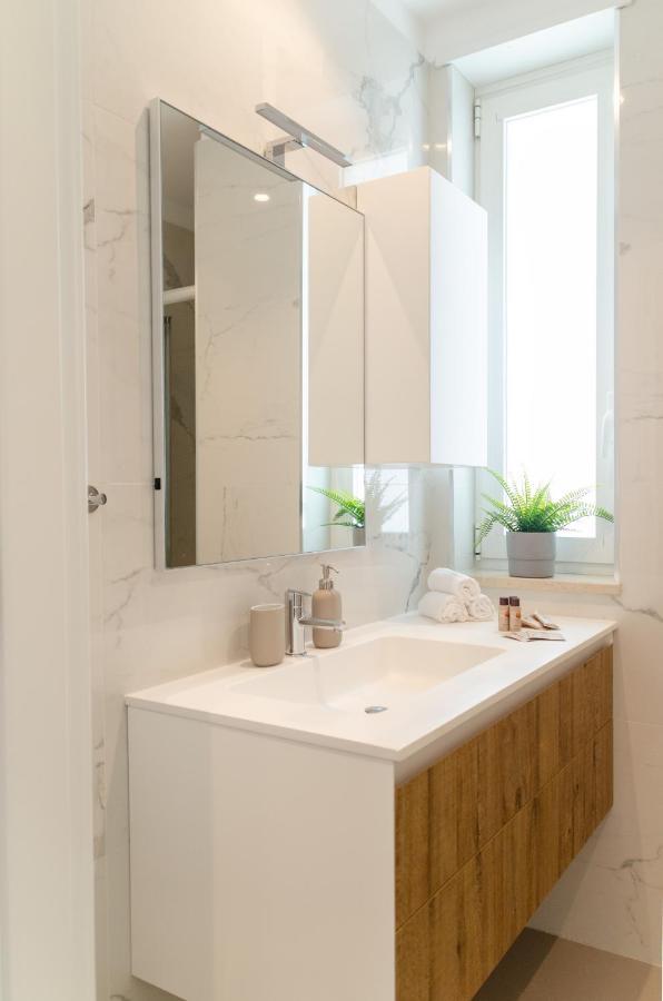 ポリニャーノ・ア・マーレApulialux Seaview Prestige Apt / Jacuzzi + Parkingアパートメント エクステリア 写真