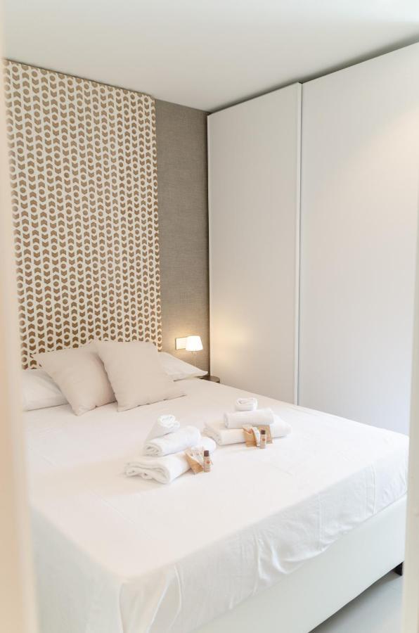 ポリニャーノ・ア・マーレApulialux Seaview Prestige Apt / Jacuzzi + Parkingアパートメント エクステリア 写真