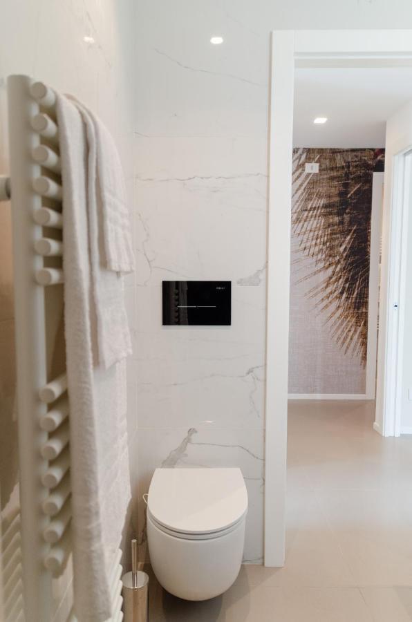 ポリニャーノ・ア・マーレApulialux Seaview Prestige Apt / Jacuzzi + Parkingアパートメント エクステリア 写真